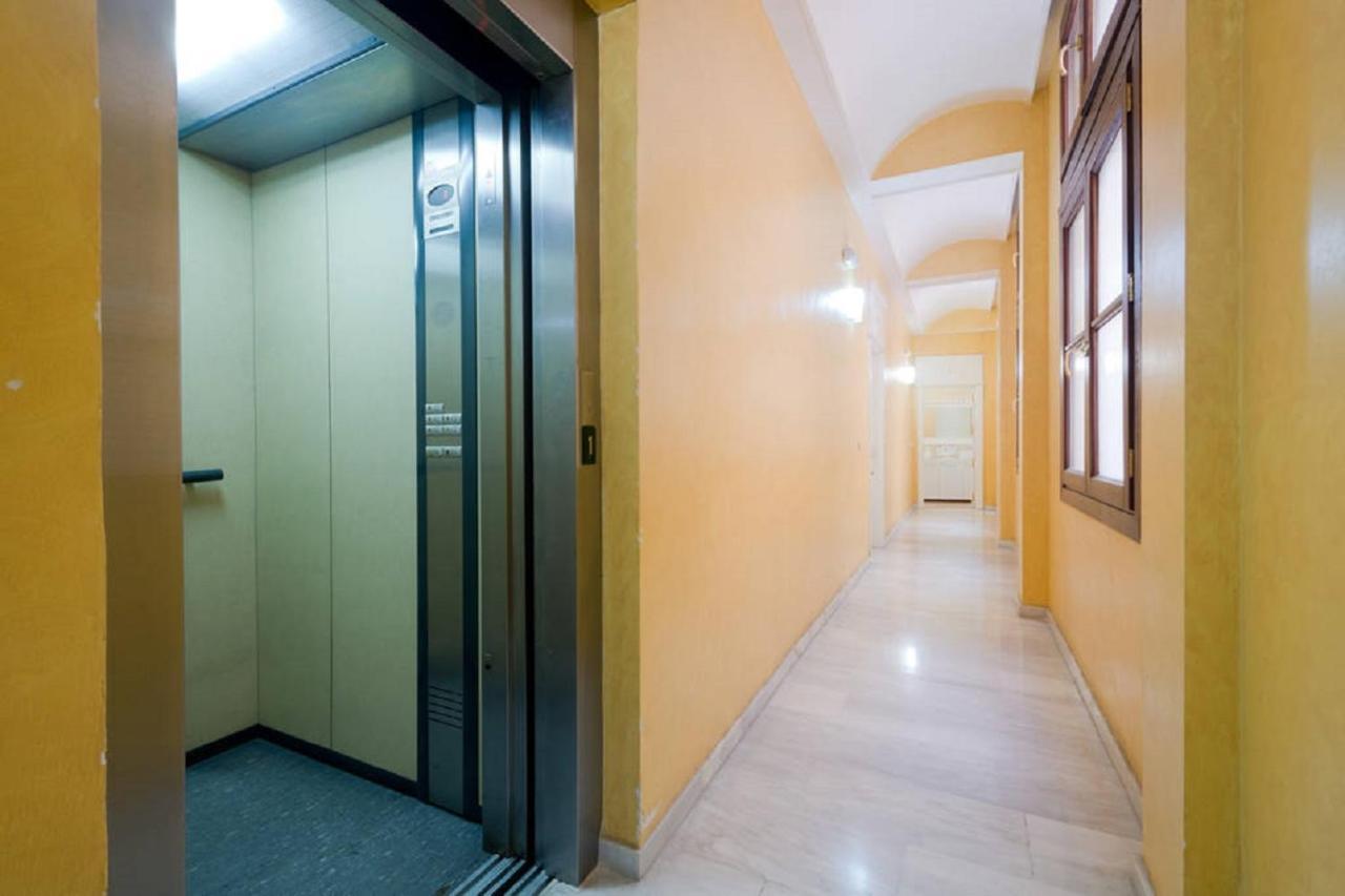 Reyes Catolicos I Apartment Granada Luaran gambar